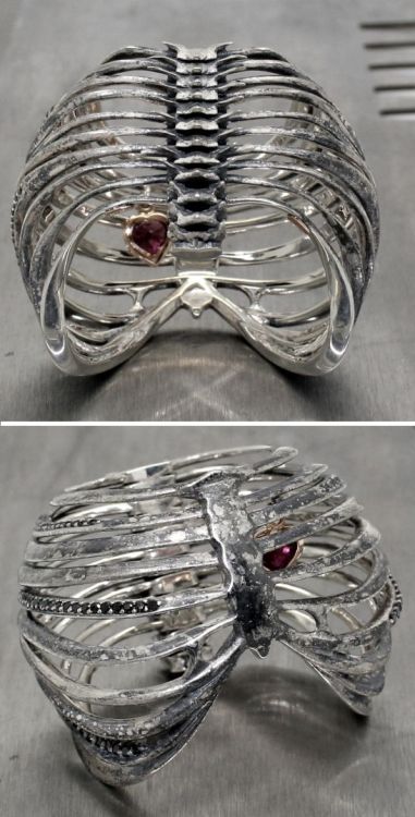 treasures-and-beauty - Ribcage ring by Juxtapoz Jewels
