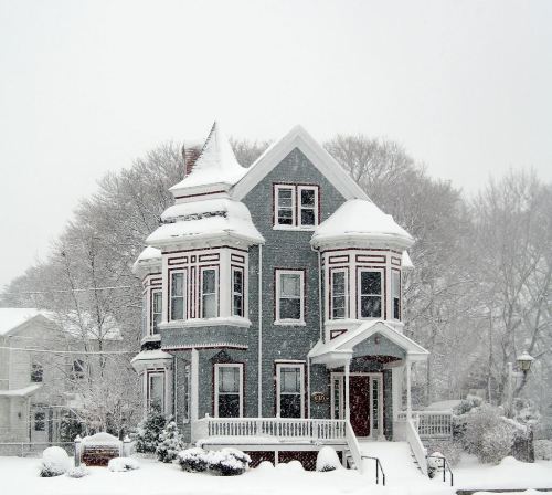 steampunktendencies - Snowy Victorian Houses