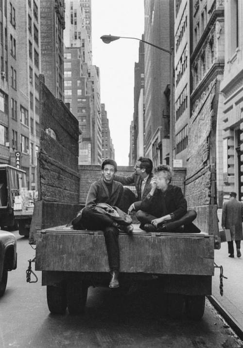 themaninthegreenshirt - Bob Dylan on Fifth Avenue with Peter...