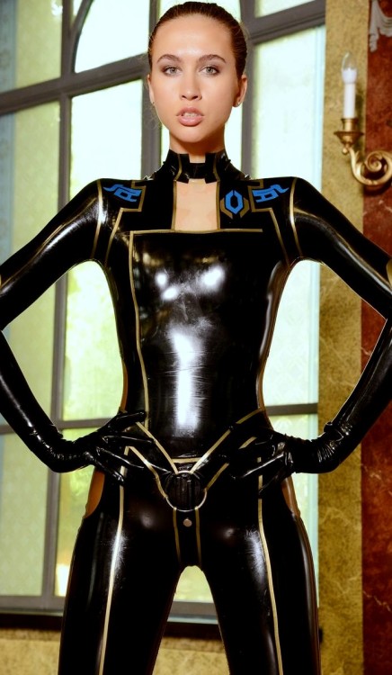 kinki-rukku - Mass Effect style catsuit… ❤️