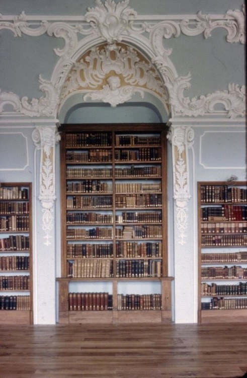 andantegrazioso - Library at Rolduc Abbey, Netherlands | rolduc