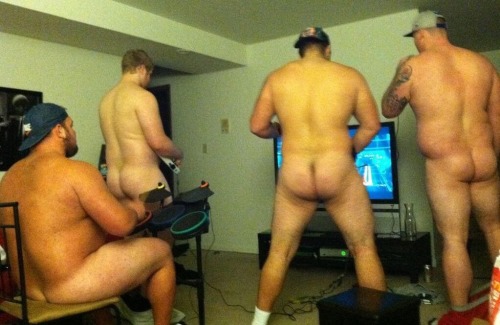 fattdudess - Buffalo Bulls Offensive linemen playing some naked...