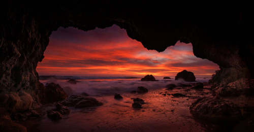 te5seract:Sunset From The Cave &Twilight Through The...
