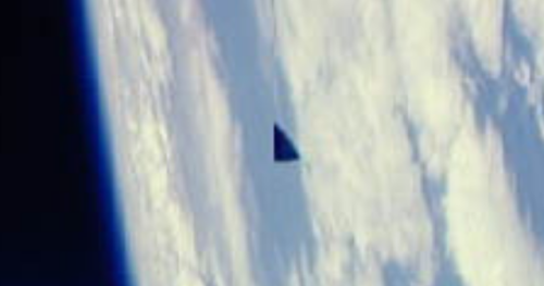 ufosightingsfootage - (via Authentic Black Triangle UFO Snapped...