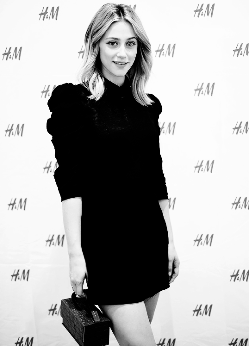 sprouseharts - Lili Reinhart attends the new H&M Westfield...