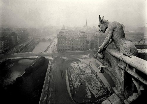 ghostlywriterr - Notre Dame de Paris, 1920