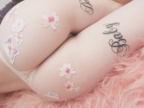 lacypaws - angelic butt ♡