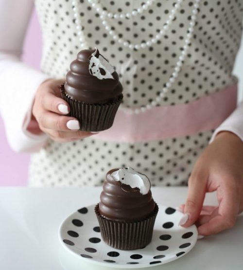 sweetoothgirl:Hi-Hat Cupcakes