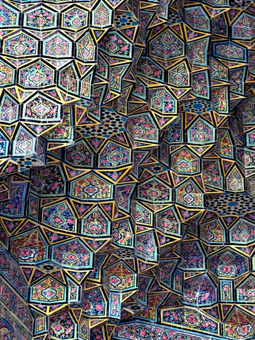 magic-of-eternity - The Nasir al-Mulk Mosque in Shiraz, Iran