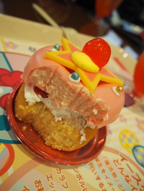 floraone - That “Compact Cake” at the Universal Studios Japan...