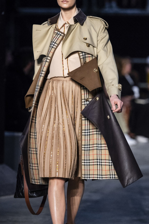 theaphroditefashionfile - Burberry Fall 2019 Ready to Wear LFW