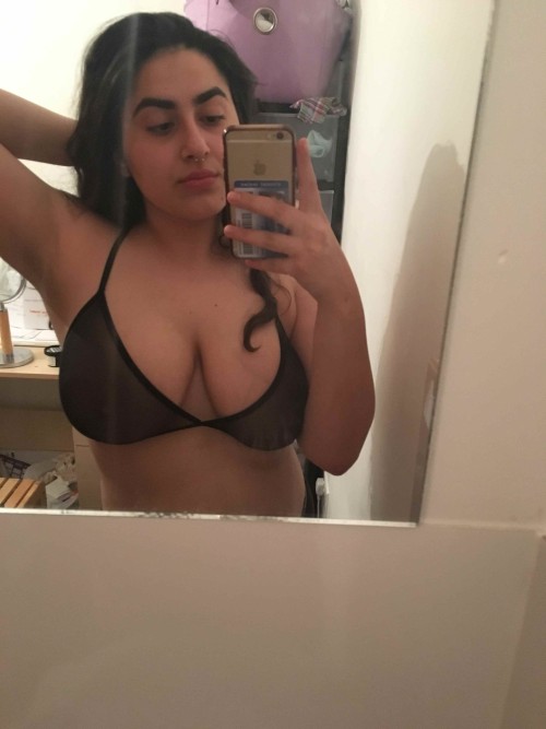 theindianablog - In love with her black bra 