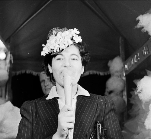 24hoursinthelifeofawoman - “UNKNOWN WOMAN EATING COTTON CANDY”...