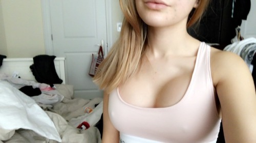 princessbuttela - I cut my hair! and my boobs don’t look as freaky...