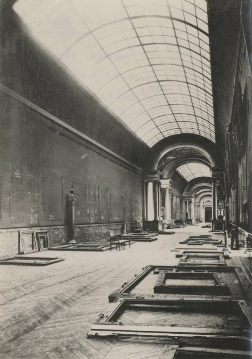 historicaltimes - Louvre Museum, the Grande Galerie abandoned...