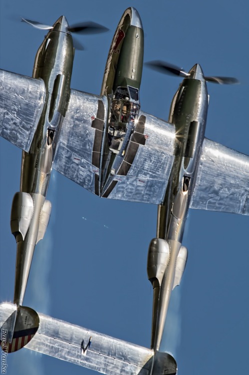eyestothe-skies - Lockheed P-38 Lightning
