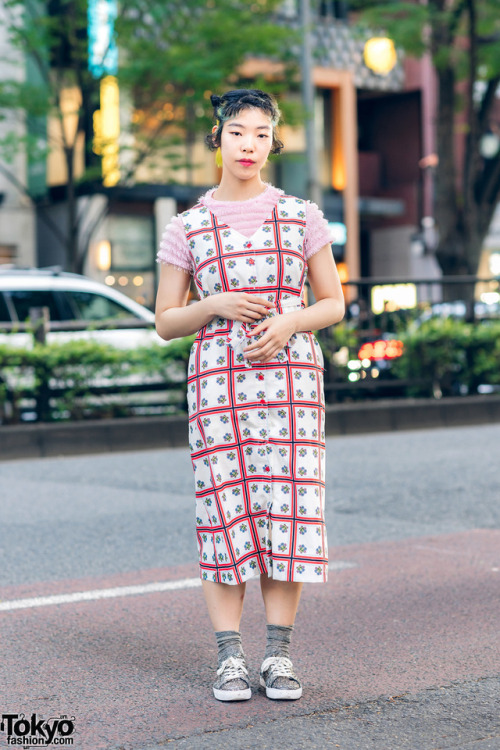 tokyo-fashion - 20-year-old Japanese beauty school student...