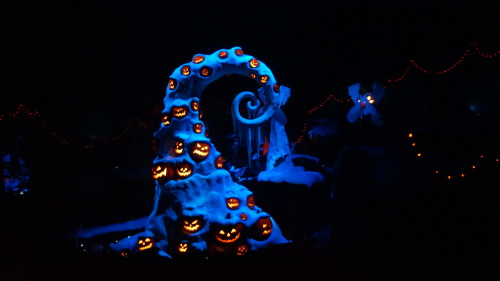 fascinate34 - The Haunted Mansion ride in Disneyland Tokyo with...