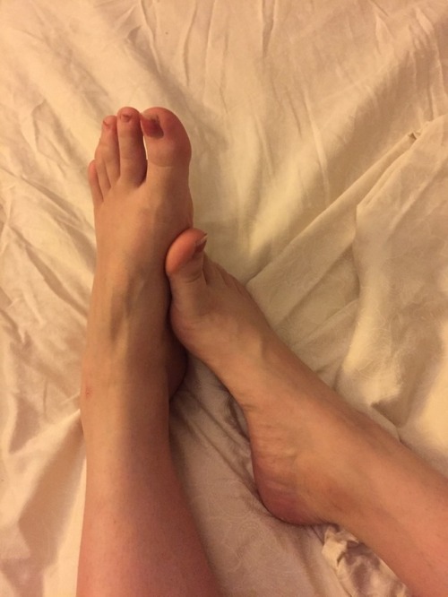 sweetcherrypanties - cute feet appreciation post !! Message me...