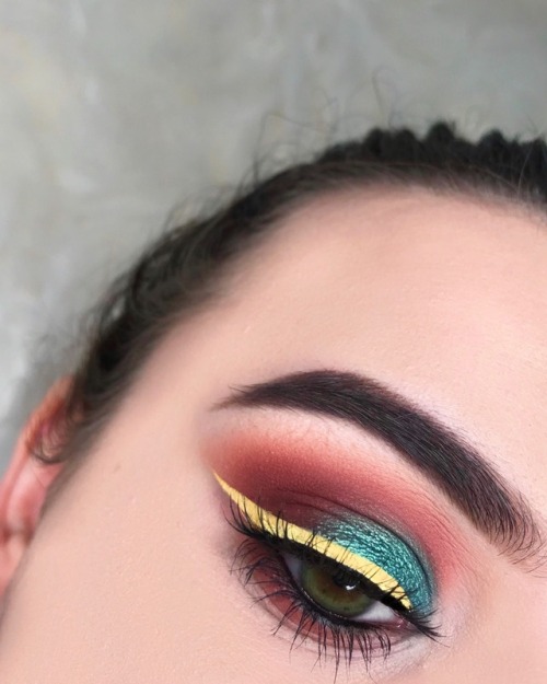 c0smeticated - somebody told me this looked like a peacock look...