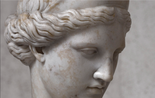 marmarinos - Detail of a Roman statue of Aphrodite (or Venus),...