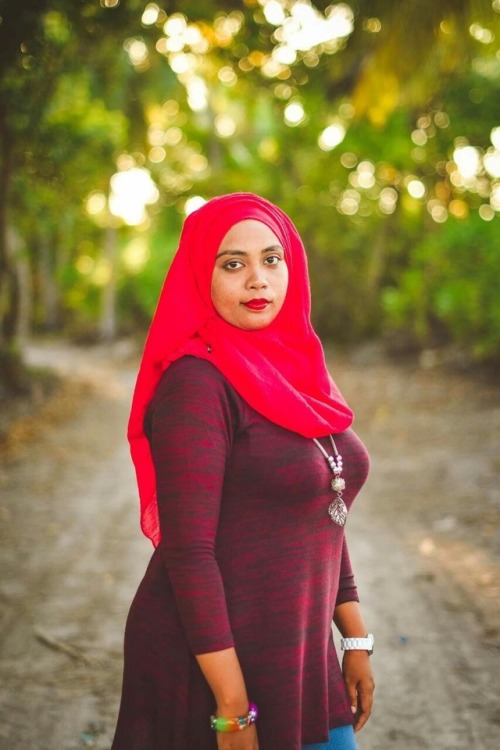 kudakaafaru - Hot Mom from Addu City.Exchanging her number with...