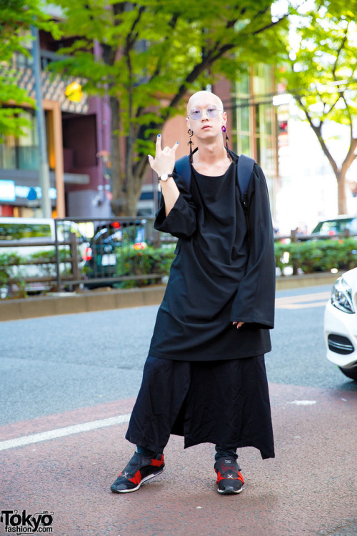 tokyo-fashion - Japanese musician and model Shouta on the street...