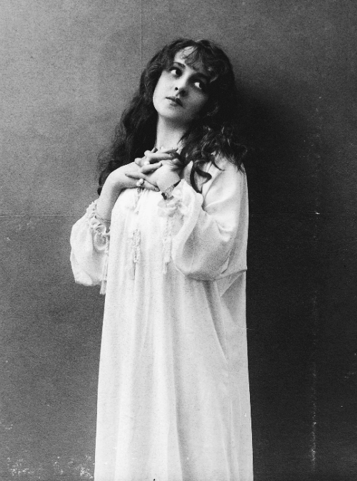 vestatilleys:Jane Renouardt, c.1910′s.