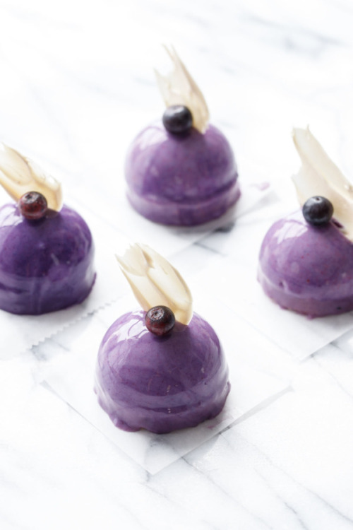 sweetoothgirl:Mini Blueberry Mousse Cakes with Mirror Glaze