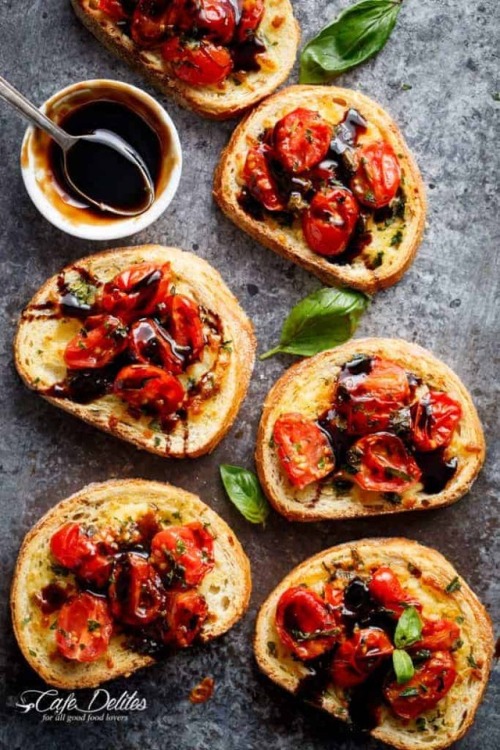 hoardingrecipes - Tomato Caprese Garlic Breads
