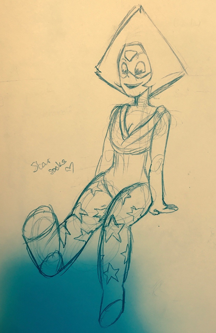 Found an old doodle of peridot in star socks Glad I found it, still adorable to me 💚💚💚
