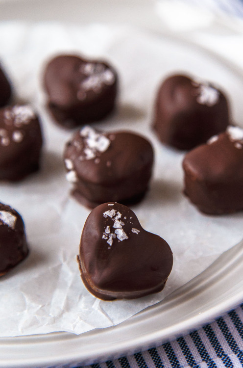 sweetoothgirl:SALTED CHOCOLATE PEANUT BUTTER HEARTS