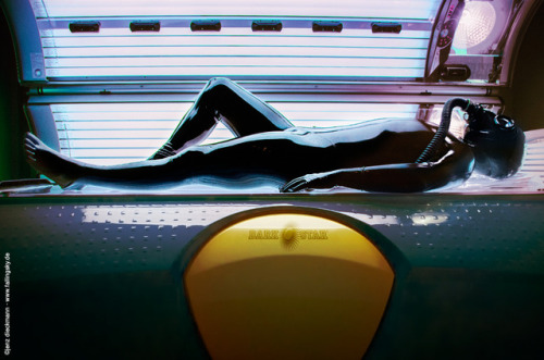 A Shoot in the Sunstudio, Fullerrubber is the best protection,...