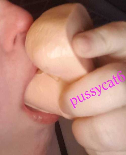pussycat6 - Me n my body.. sucking a dildo deep thinking about...