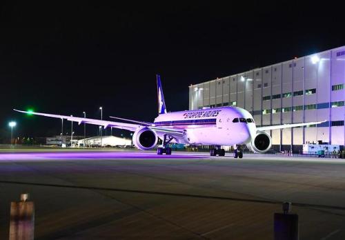 Singapore Air 787-10 before departing Boeing last night