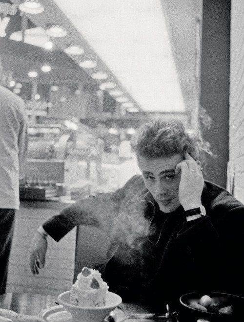 frenchcurious - James Dean - source Another Vintage Point.