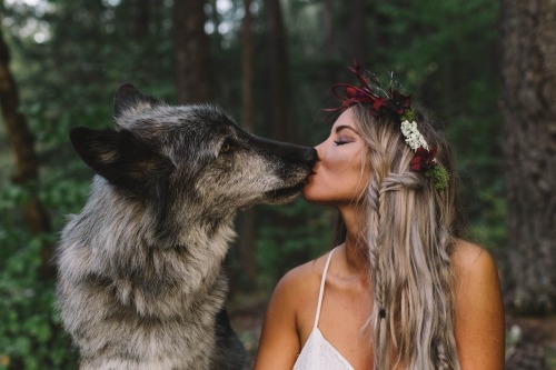 cyrenarose - Wolf kisses