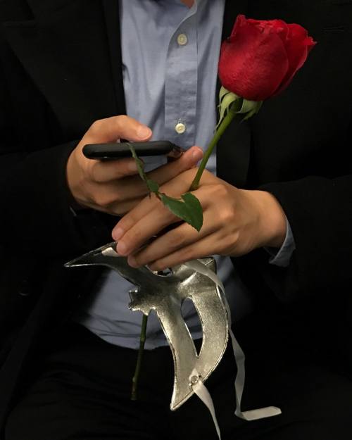 distantvoices:Hands holding flowers by @subwayhands on...