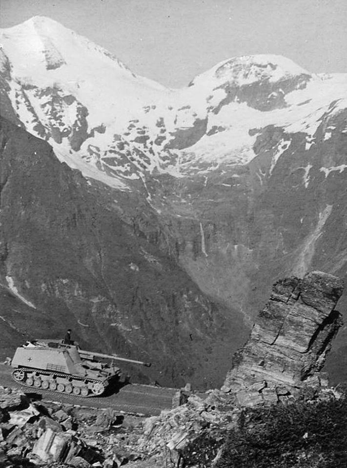 В Альпах. 1945