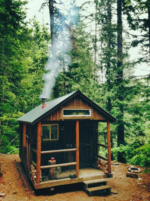 cabinporn - Cabin on the Olympic Peninsula, Washington, USA....
