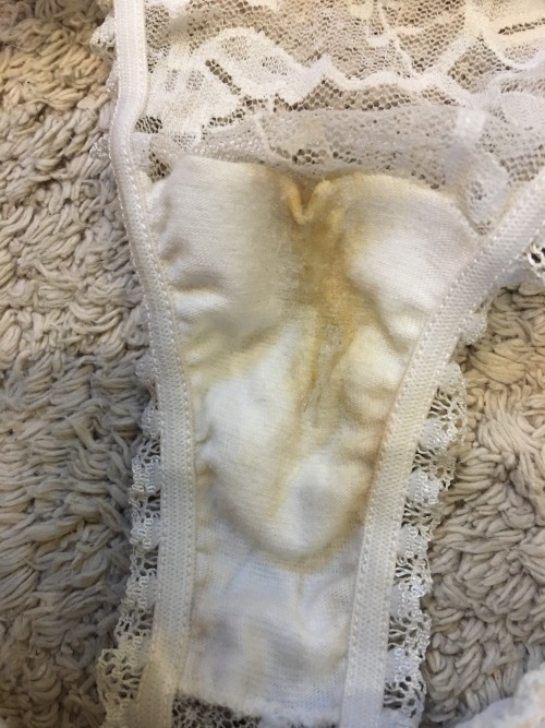 greekwifesexposed - She was wearing them for 3 days. You could...