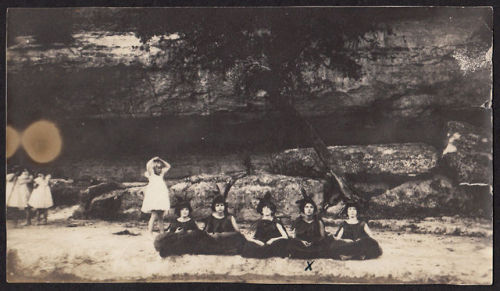 gerda-kay:
â âBlind Children Dancing
at
Ball Creek, Austin, Texas.
X Alloah Dallas Elkes
Born, May 1904 or 1905 ?
Spring 1922â³
source
â