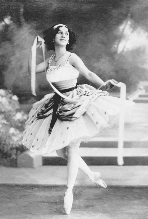 sovietpostcards - Russian ballerina Anna Pavlova (1881—1931)