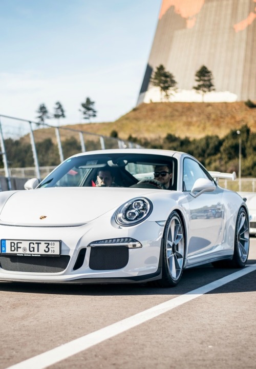 dreamer-garage - Porsche GT3 (via)