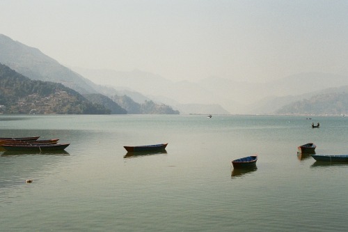 antropomorfisme:Phewa Lake, Pokhara (Nepal) December 201535mm...