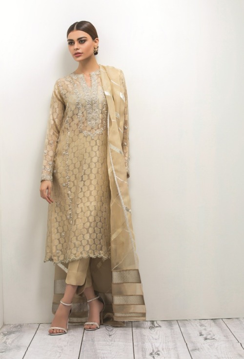 btownhotties - Pakistani Model/Actress Sadaf Kanwal Looks Stunning...