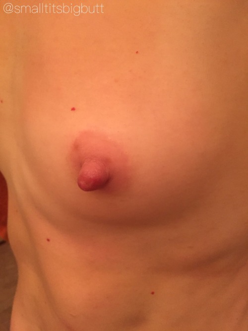 Left & right @smalltitsbigbuttLove your nipples!