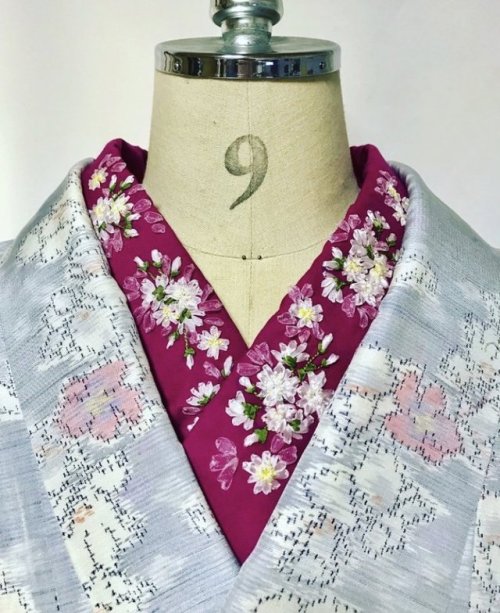 tanuki-kimono - Cherry blossoms ribbon embroidery for this lovely...