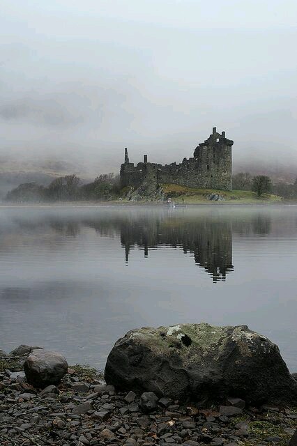 madness-and-gods:Kilchurn Castle is a ruined 15th and 17th...