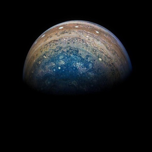 vicloud:NASA has released new images of Jupiter, taken by the...